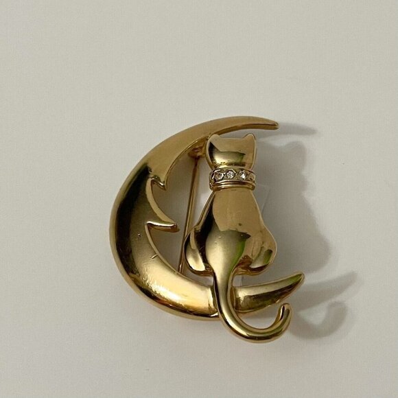Vintage Cat Brooch Pin Sitting on Crescent Moon - Picture 10 of 16